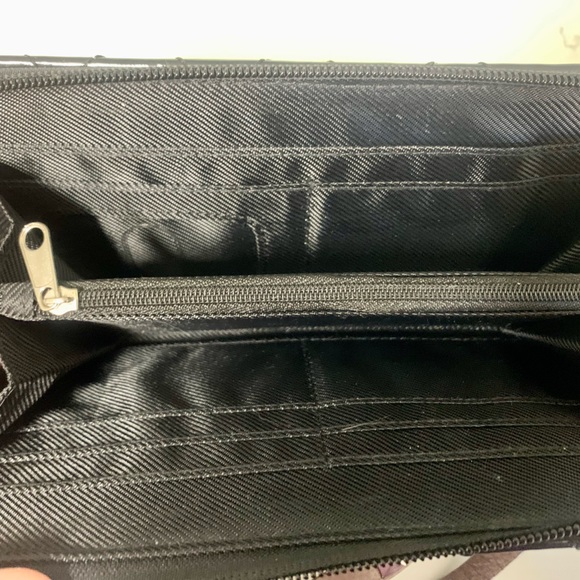 Hello Kitty Embossed Handbag with matching Wallet Nwot - Picture 5 of 7